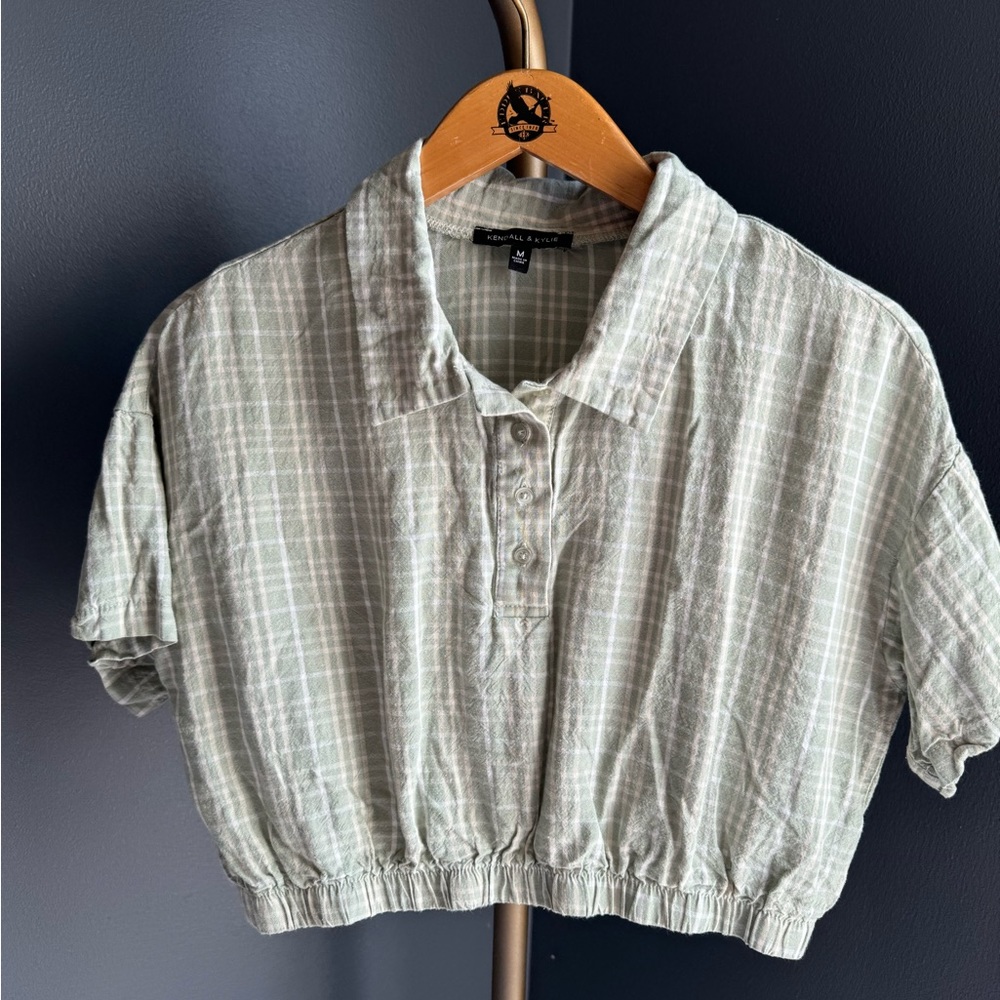 KENDALL & KYLIE GREEN MULTI PLAID CROP TOP SIZE M
